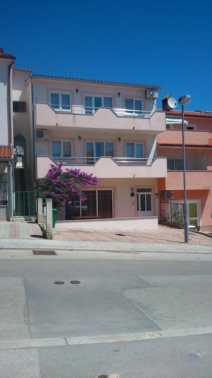 Apartments Neno Pola Esterno foto